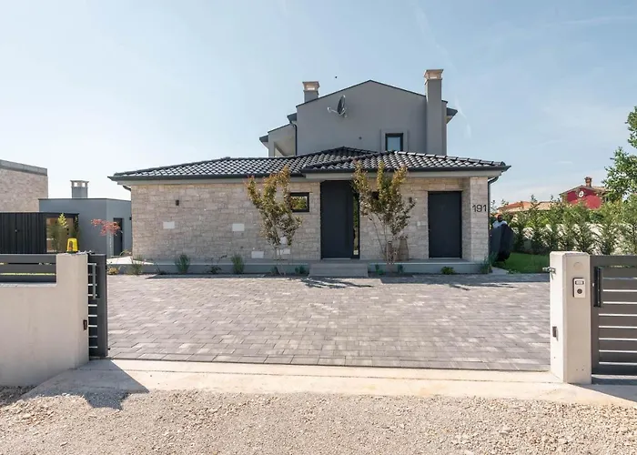 Bewegte Berge Villa Kaštelir